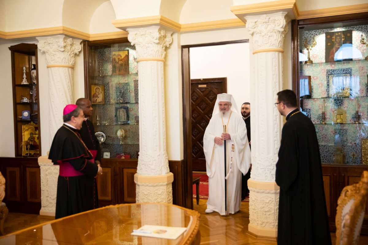 Vizită de rămas-bun a nunțiului apostolic  în România la Reședința Patriarhală 251048