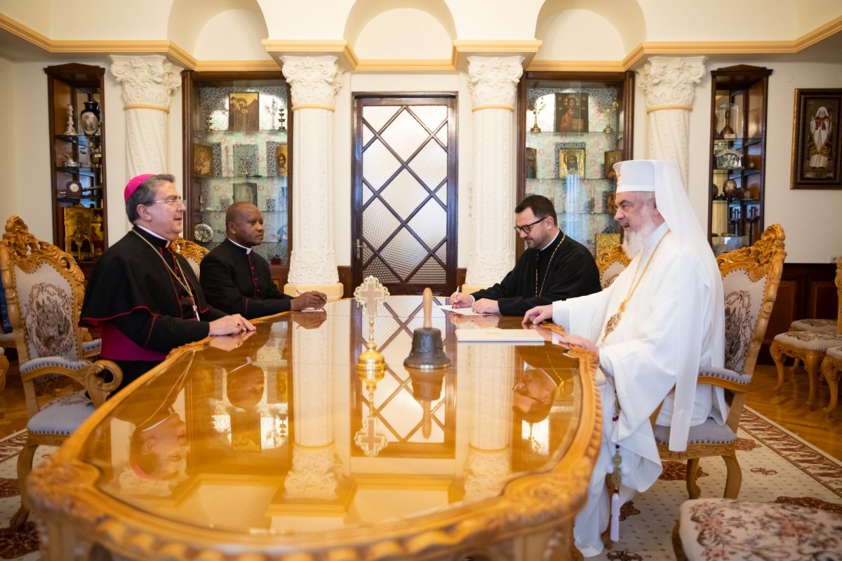 Vizită de rămas-bun a nunțiului apostolic  în România la Reședința Patriarhală 251054