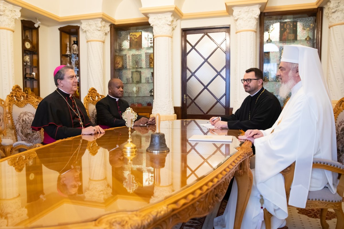 Vizită de rămas-bun a nunțiului apostolic  în România la Reședința Patriarhală 251055