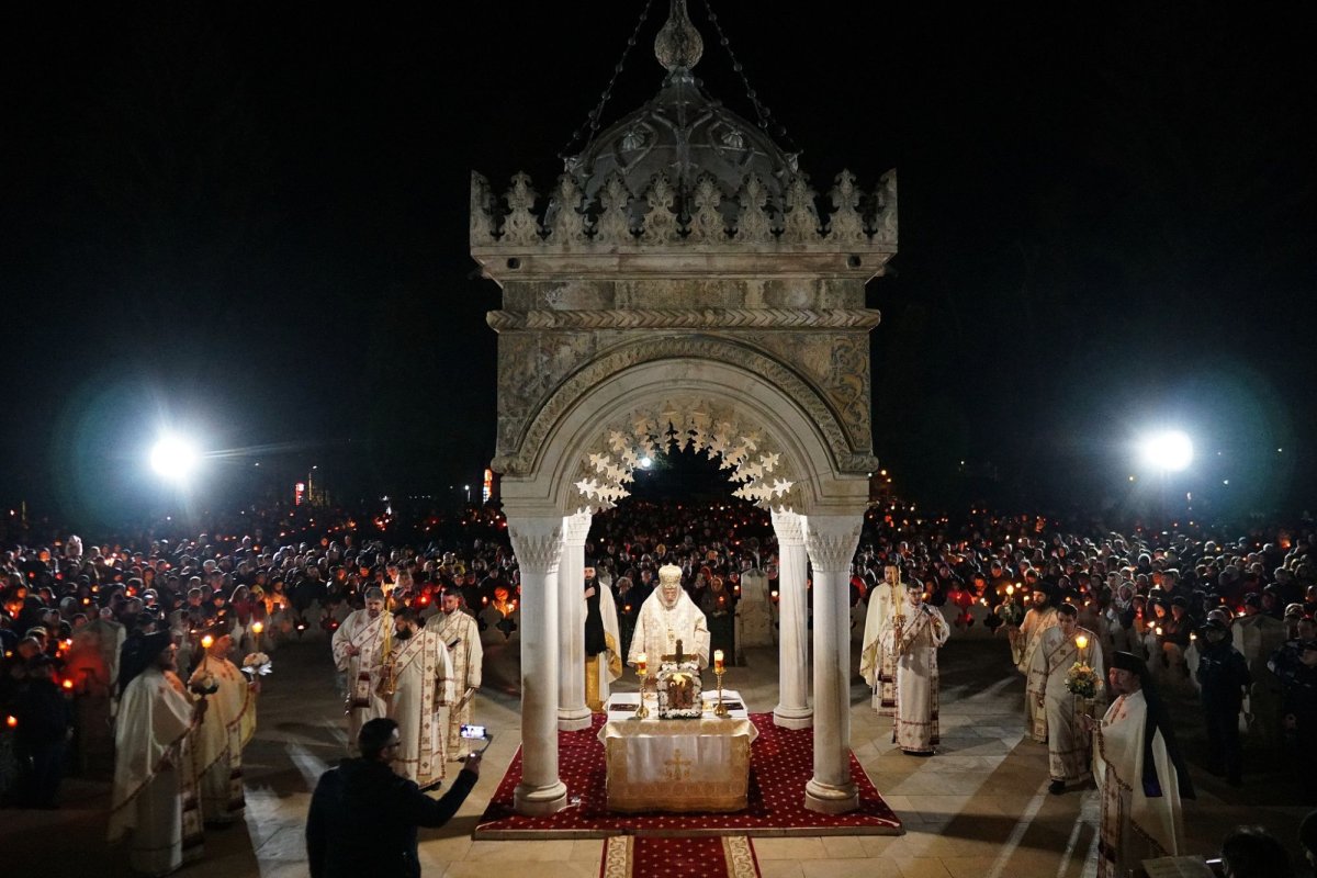 Sărbătoarea Învierii Domnului în eparhii din Muntenia și Dobrogea 251526
