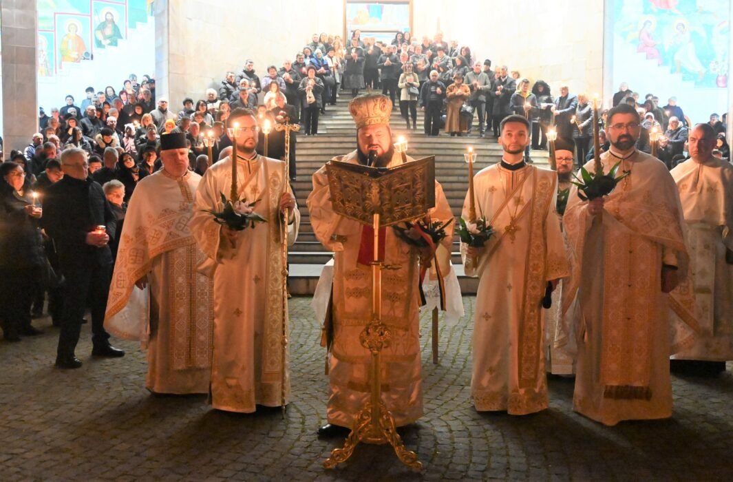 „Să împlinim poruncile lui Dumnezeu, ferindu-ne de păcat” 251594