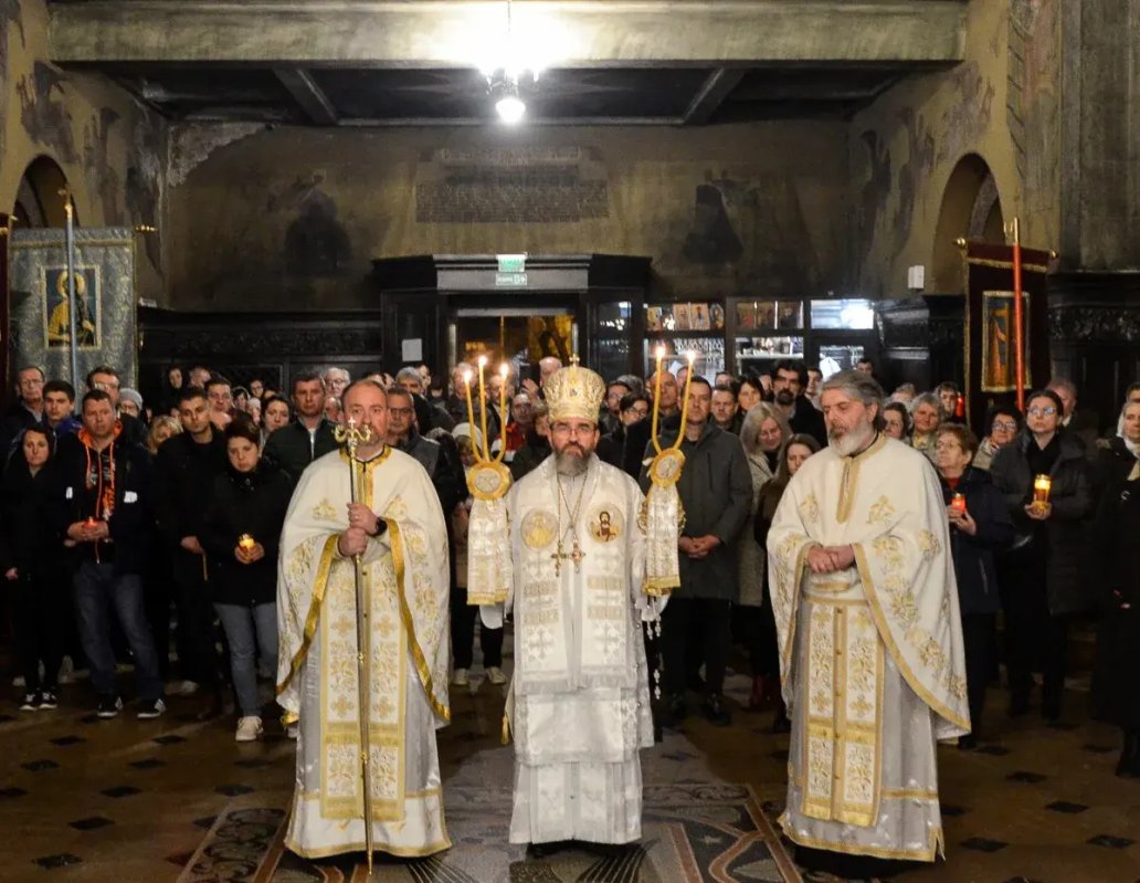 Slujirile ierarhilor hunedoreni în Episcopia Devei şi Hunedoarei 251600