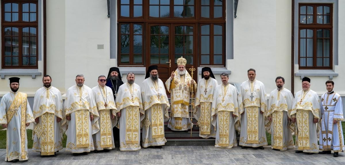 Vecernia Învierii Domnului la Catedrala Arhiepiscopală din Roman 251566