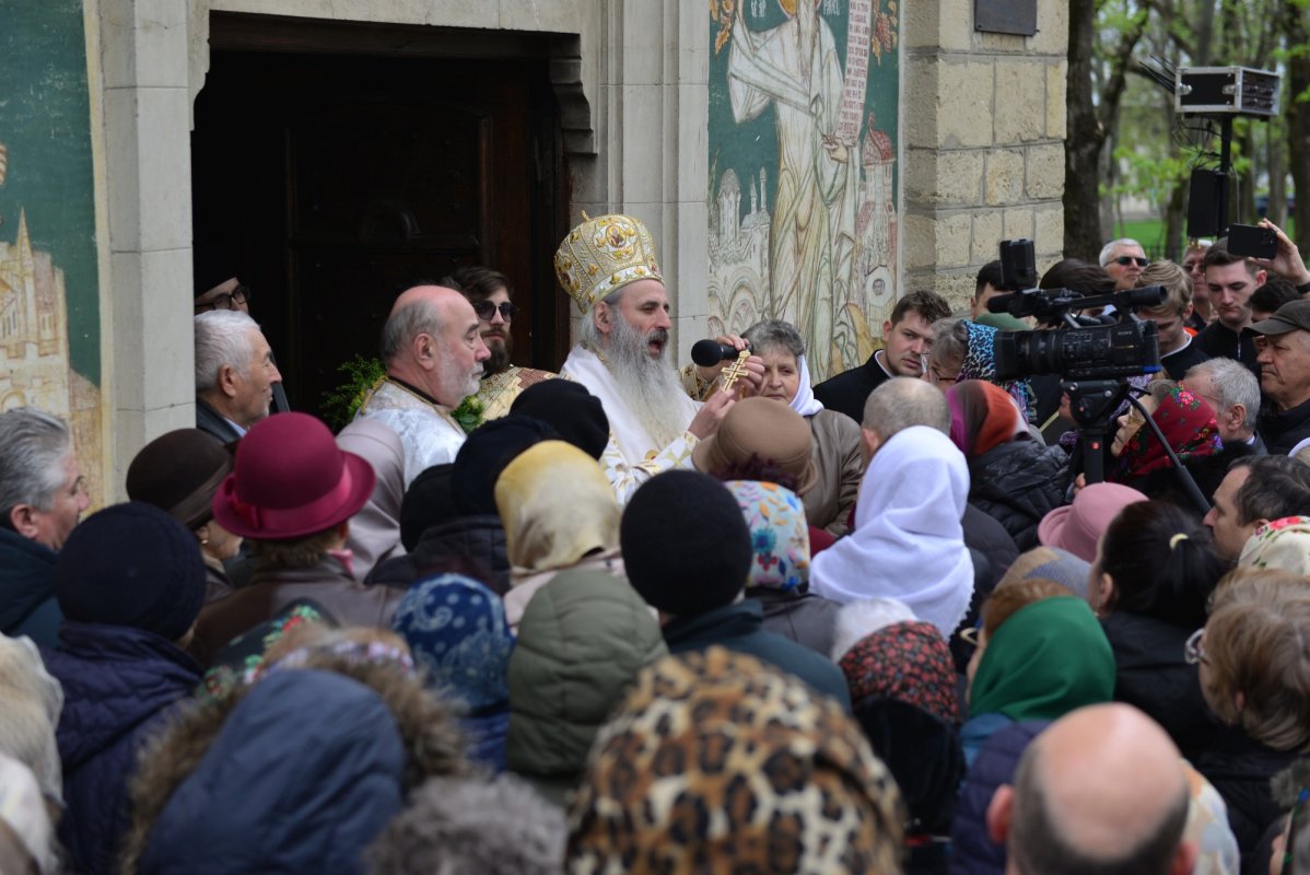 Altarul Bisericii „Sfântul Nicolae” din Copou a fost sfințit 251734