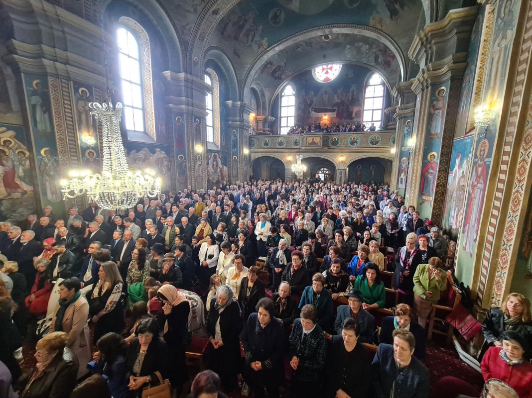 Binecuvântare arhierească pentru bistriţeni 251654