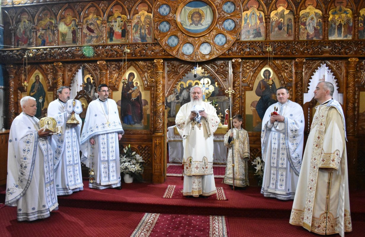 Binecuvântare arhierească pentru bistriţeni 251655