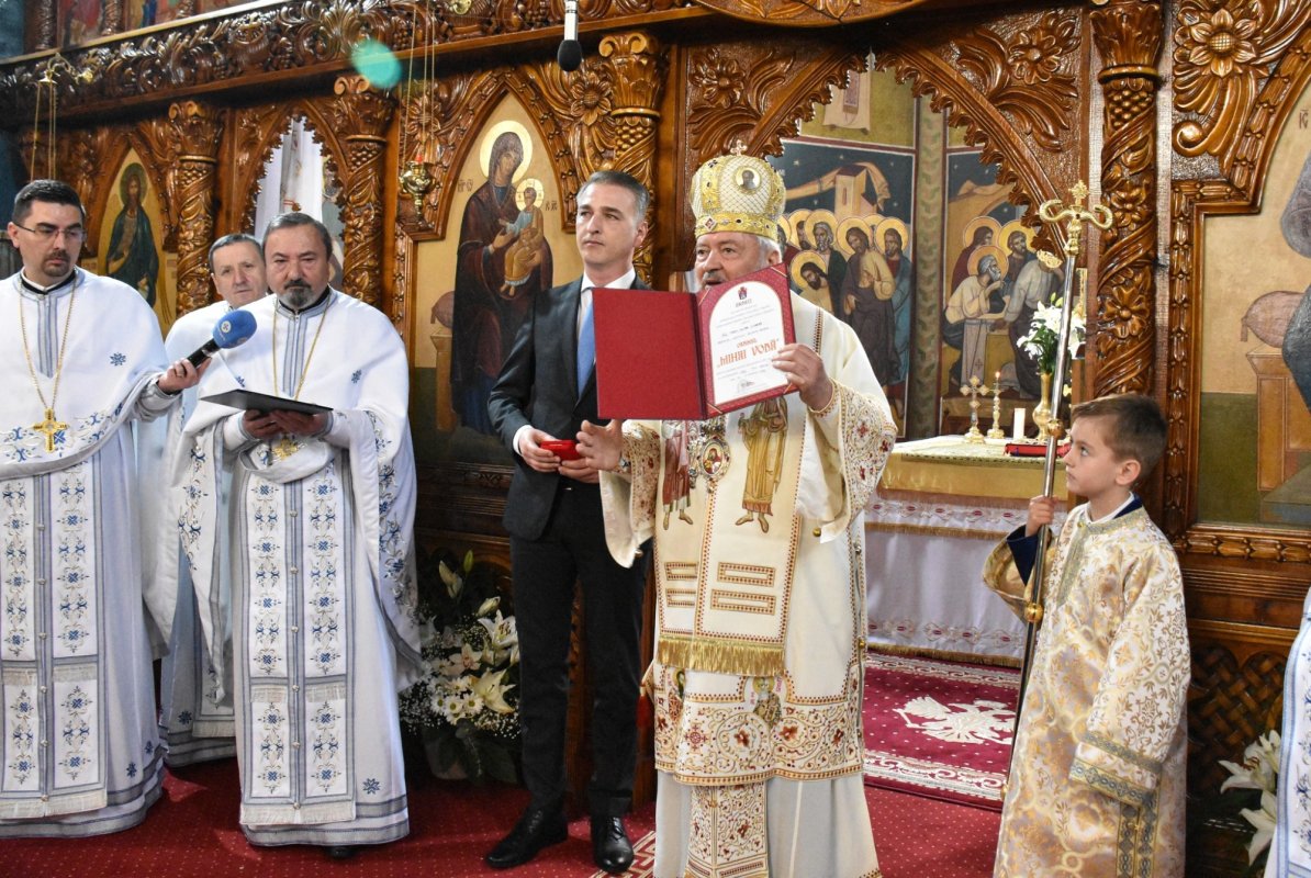 Binecuvântare arhierească pentru bistriţeni 251657