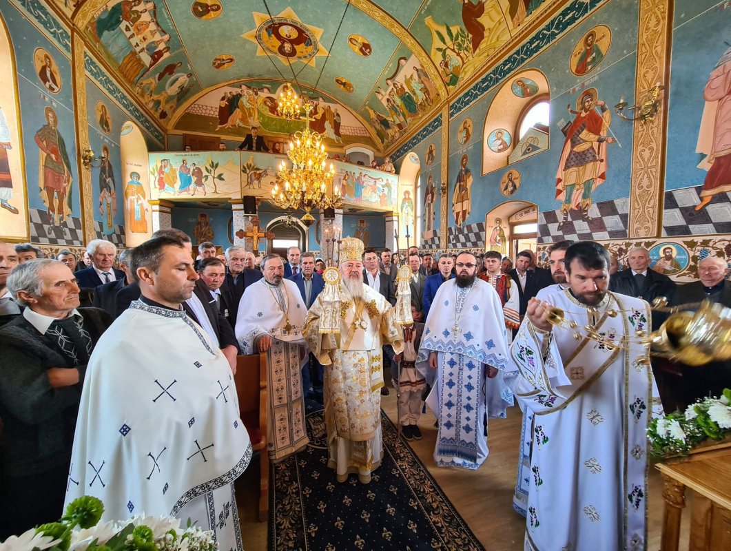 Binecuvântare arhierească pentru bistriţeni 251660