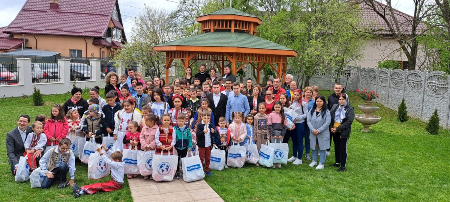 Daruri pentru elevii dintr‑o parohie dâmbovițeană 251721