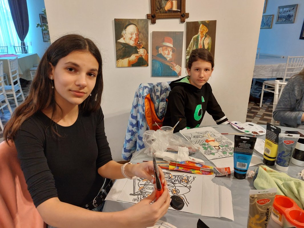 Expoziție de icoane pe sticlă la Săcele, județul Brașov 251692