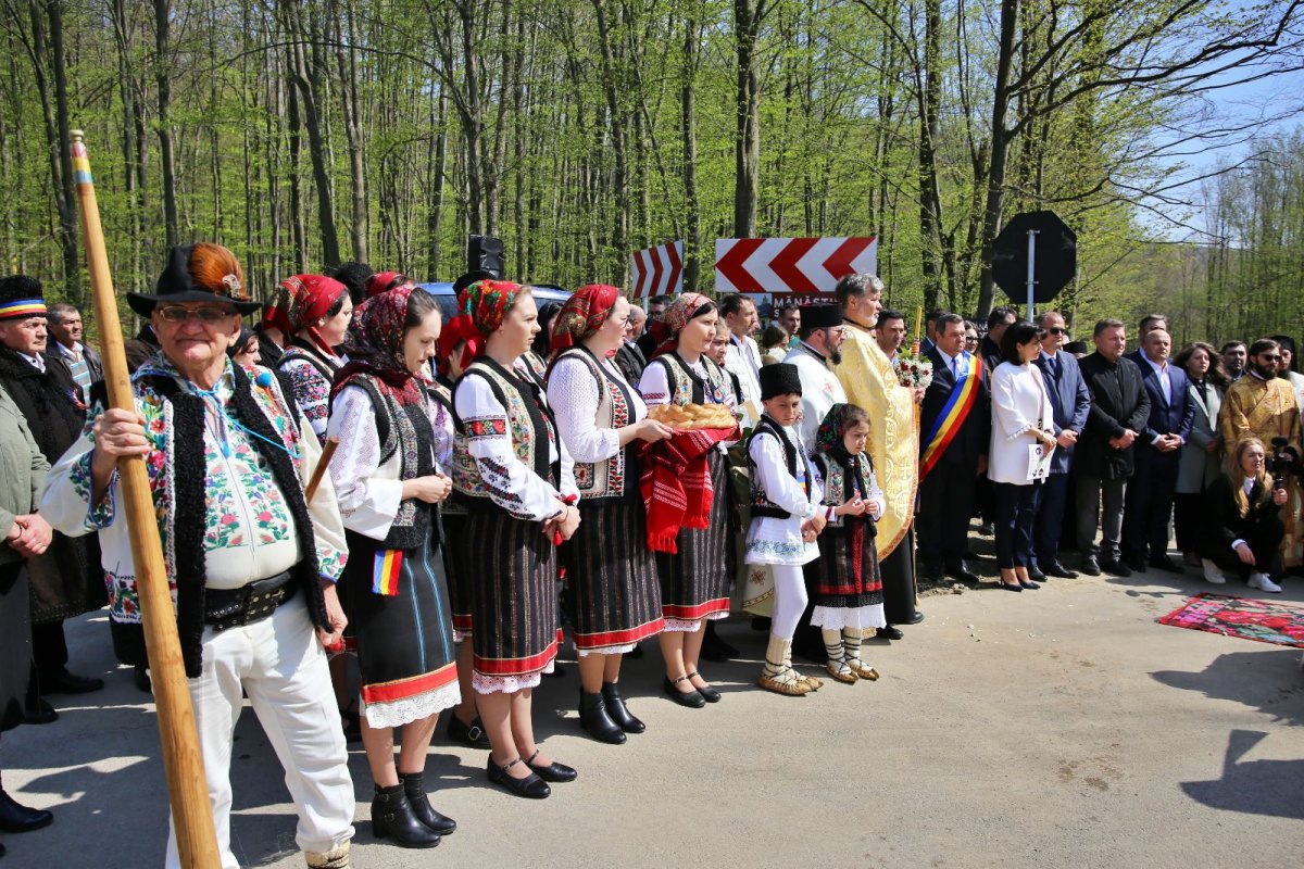 Binecuvântarea Izvorului Tămăduirii la Mănăstirea Zosin 251935