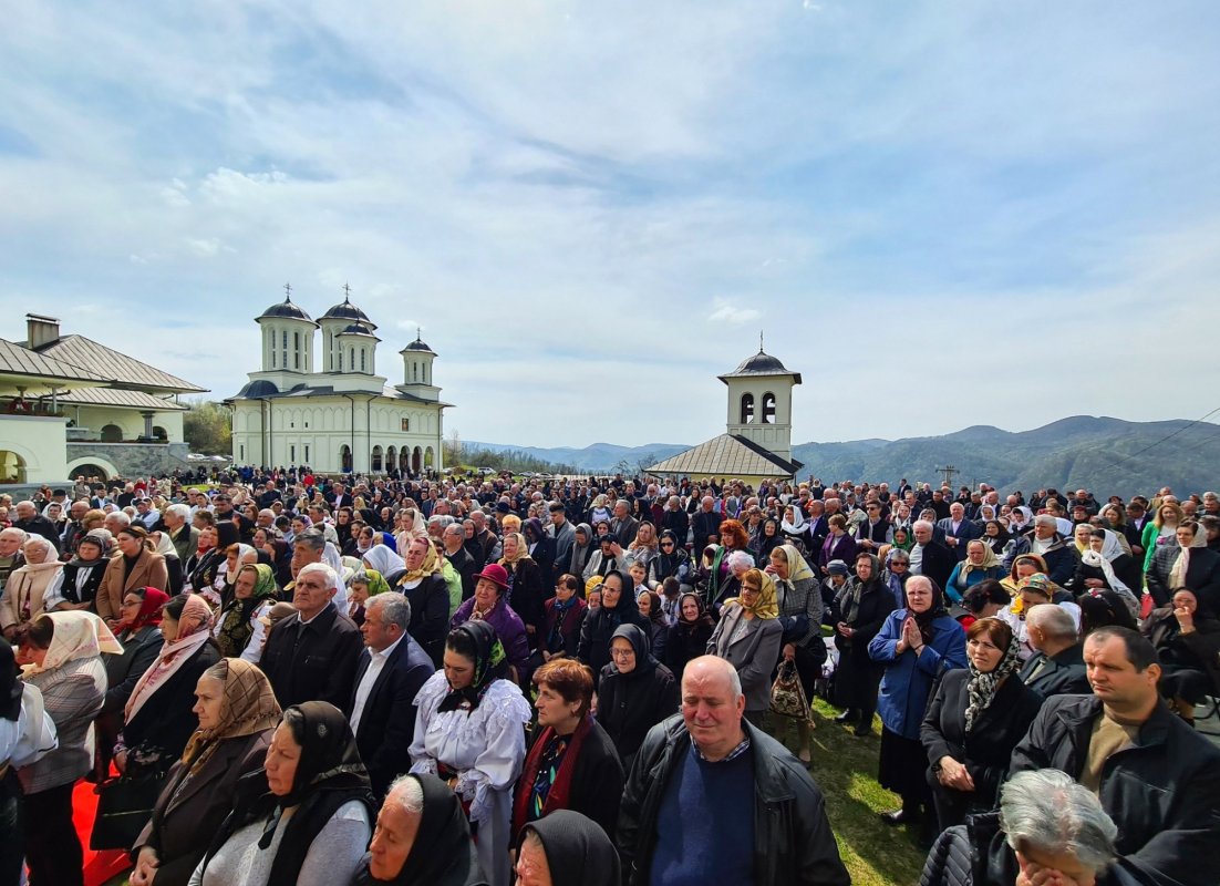 Sărbătoare la Mănăstirea Salva, judeţul Bistriţa‑Năsăud 251945