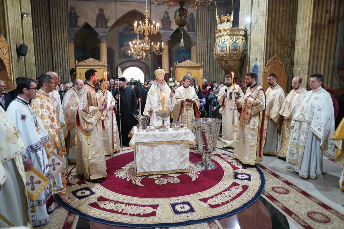 Sărbătoarea Izvorul Tămăduirii în eparhii din Muntenia și Dobrogea 251972