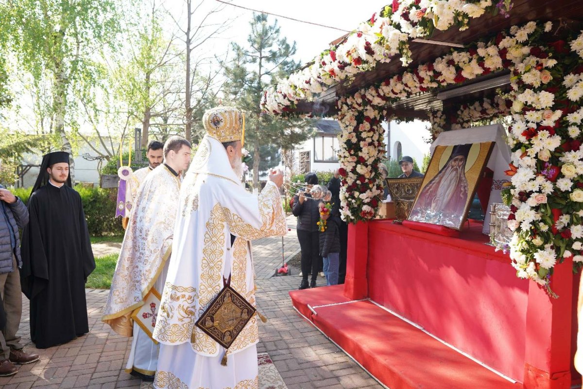 Binecuvântare pentru ialomițeni prin moaștele Sfântului Cuvios Paisie de la Neamț 252022