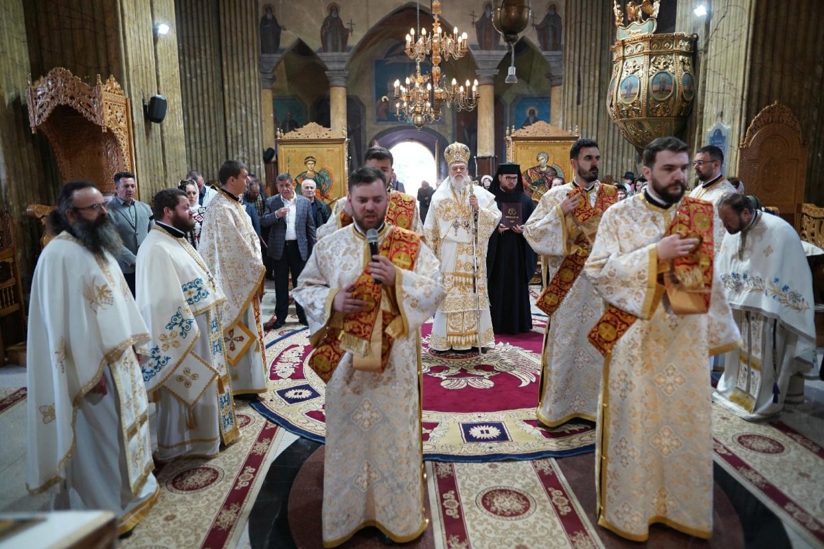 Binecuvântare pentru ialomițeni prin moaștele Sfântului Cuvios Paisie de la Neamț 252023