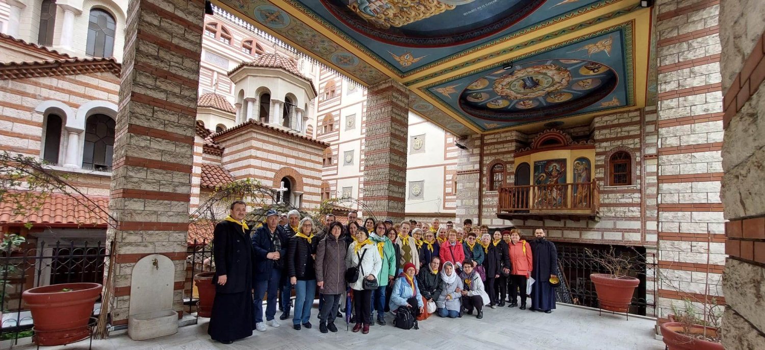 Pelerini bucureşteni pe tărâm elen 252032