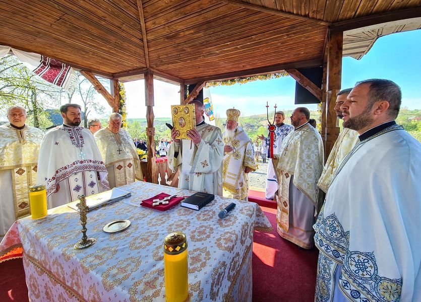 Sărbătoare la Biserica „Sfântul Apostol Toma” din Oarța de Sus, Maramureş 252011