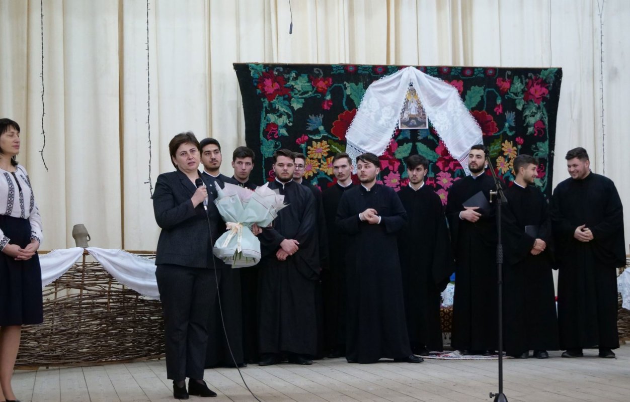 Concert de cântări pascale în Parohia Cucova 252092