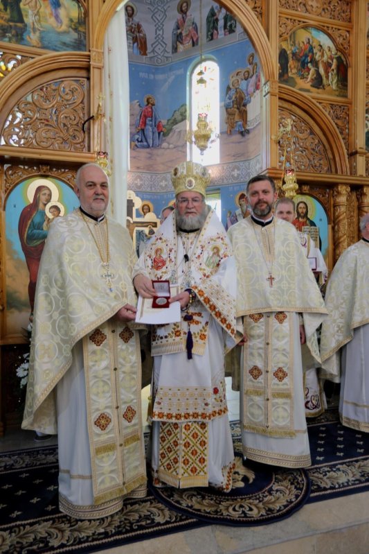 Sfânta Liturghie arhierească la Biserica „Sfântul Mare Mucenic Gheorghe” din Satu Mare 252110
