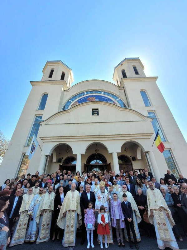 Sfânta Liturghie Arhierească La Biserica „sfântul Mare Mucenic Gheorghe