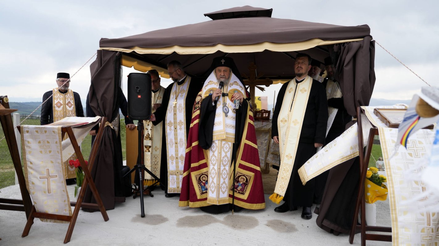 Piatră de temelie pentru o nouă biserică în apropierea Sibiului 252235