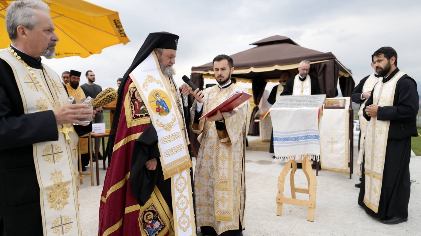 Piatră de temelie pentru o nouă biserică în apropierea Sibiului 252237