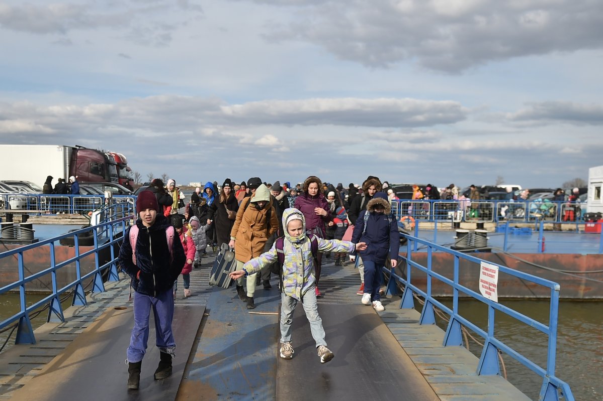 Noile reglementări pentru ucraineni intră luni în vigoare 252300