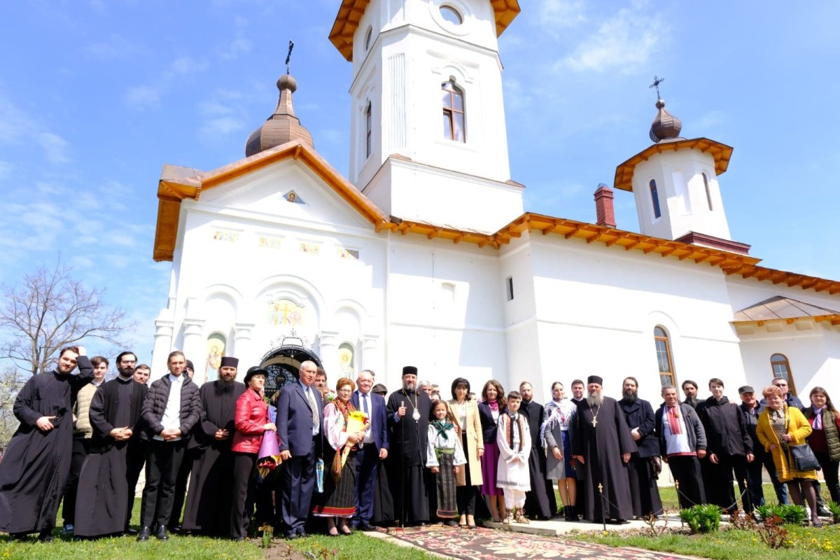 Sfințirea Altarului de vară din Ionășeni 252304