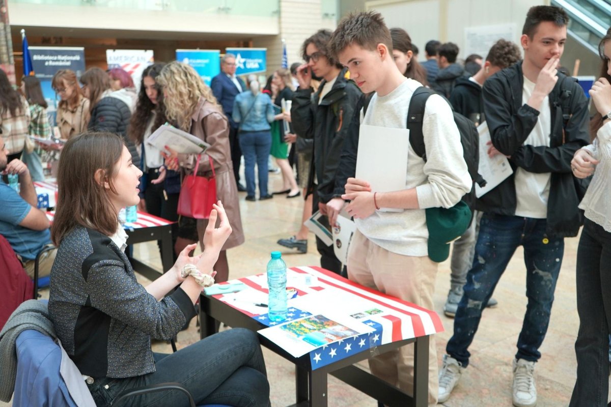 Universități americane prezentate tinerilor români 252354