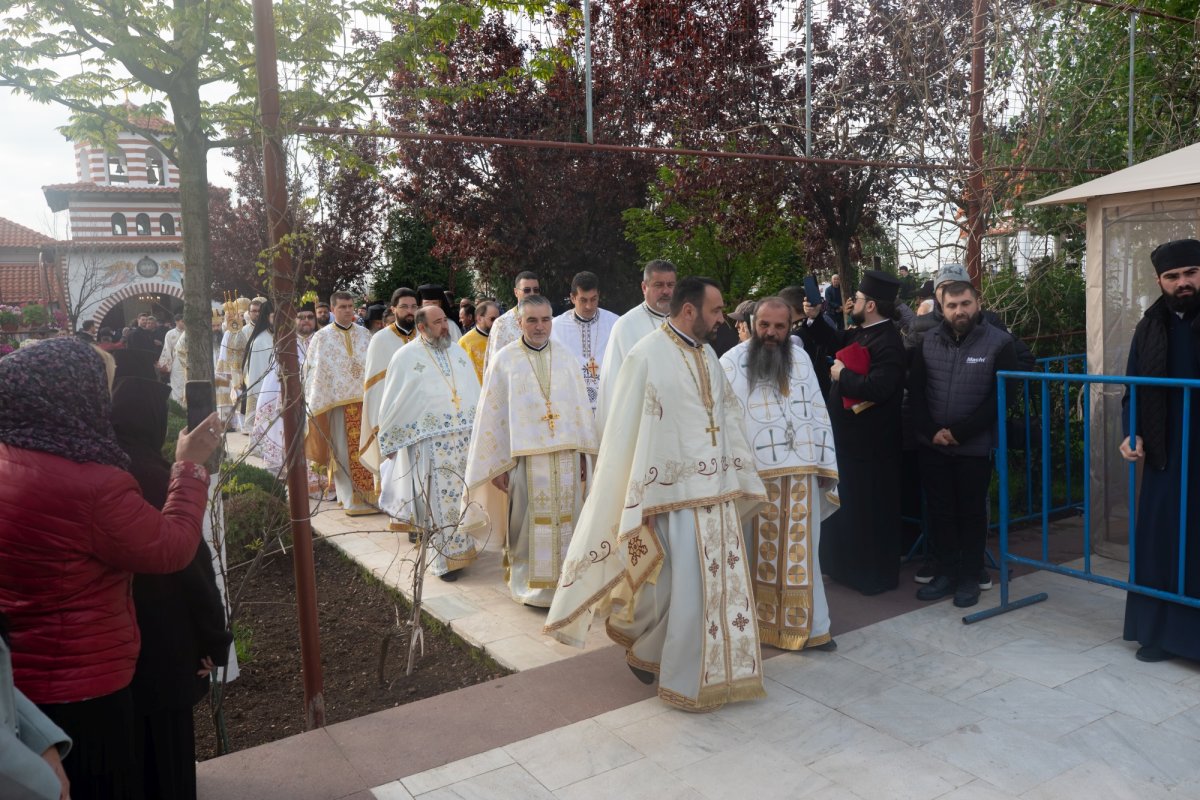Hramul Mănăstirii Pantocrator din Drăgăneşti-Vlaşca 252591