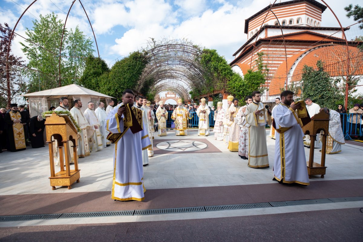 Hramul Mănăstirii Pantocrator din Drăgăneşti-Vlaşca 252612