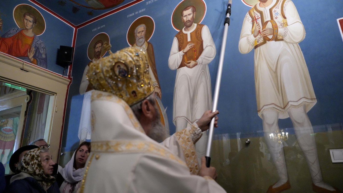 Pictura Bisericii „Sfântul Gheorghe” din Brașov a fost sfințită 252681