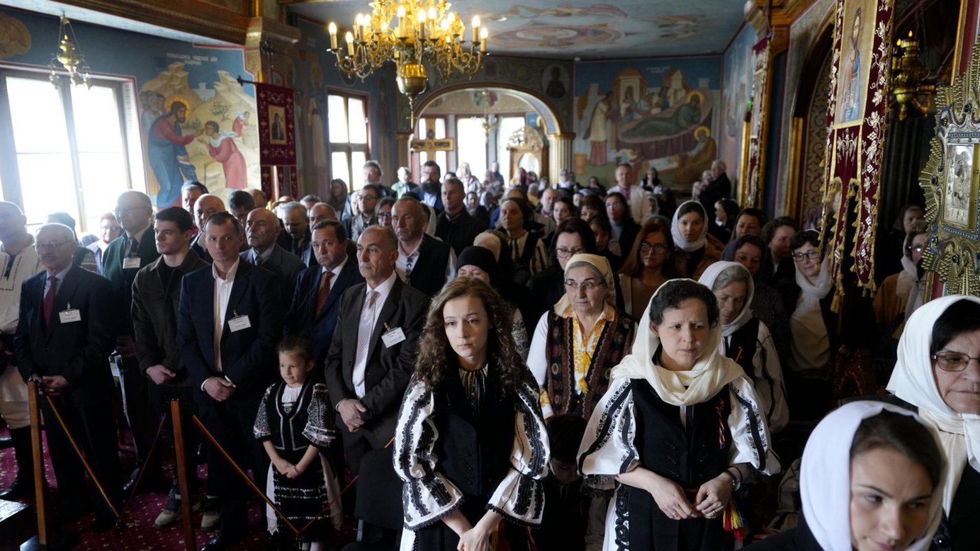 Pictura Bisericii „Sfântul Gheorghe” din Brașov a fost sfințită 252683