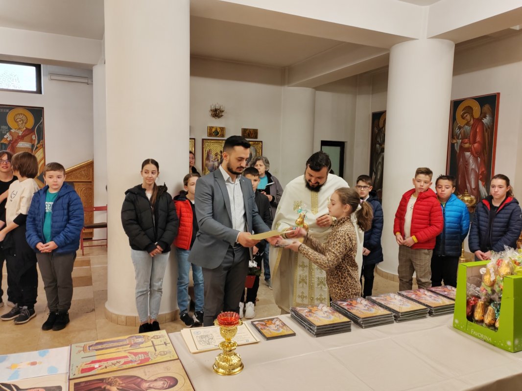 Premierea câștigătorilor concursului „Cu Dumnezeu în vers și slovă” în București 252689