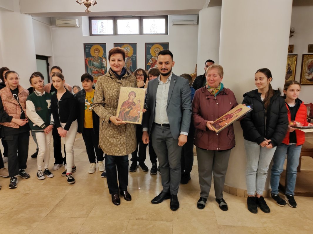 Premierea câștigătorilor concursului „Cu Dumnezeu în vers și slovă” în București 252690