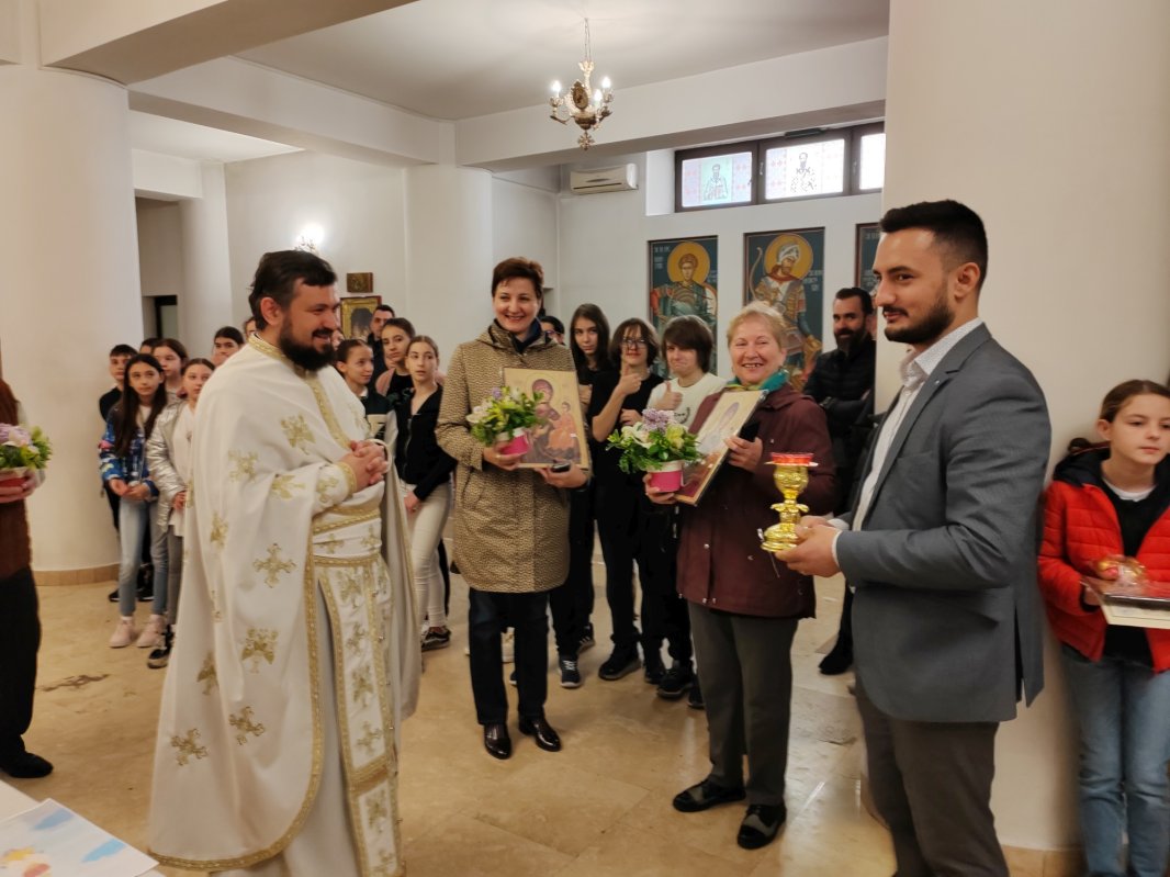 Premierea câștigătorilor concursului „Cu Dumnezeu în vers și slovă” în București 252691