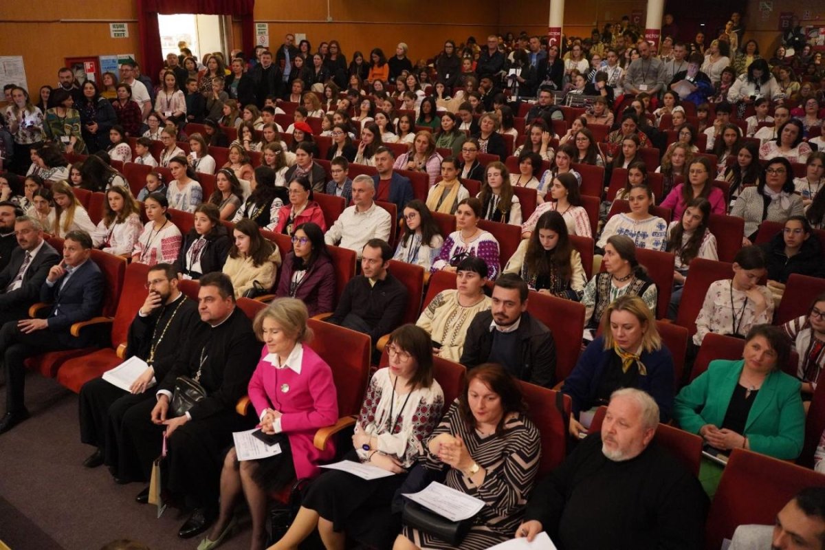 Premierea olimpicilor la cultură și spiritualitate românească 252776