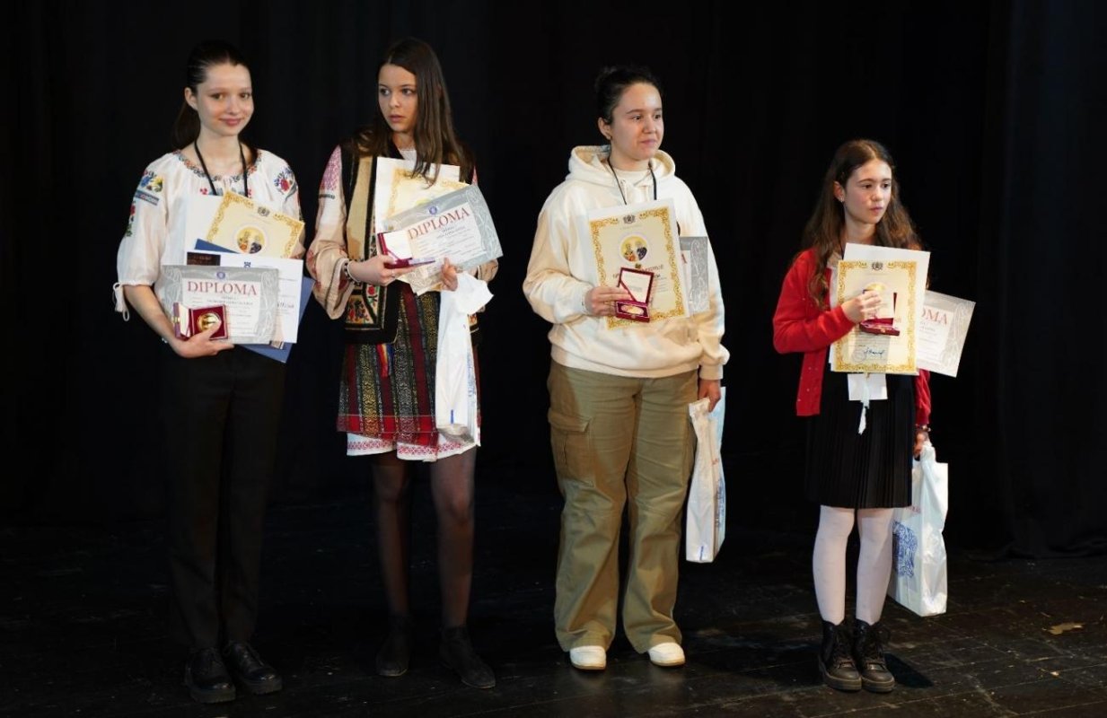 Premierea olimpicilor la cultură și spiritualitate românească 252783