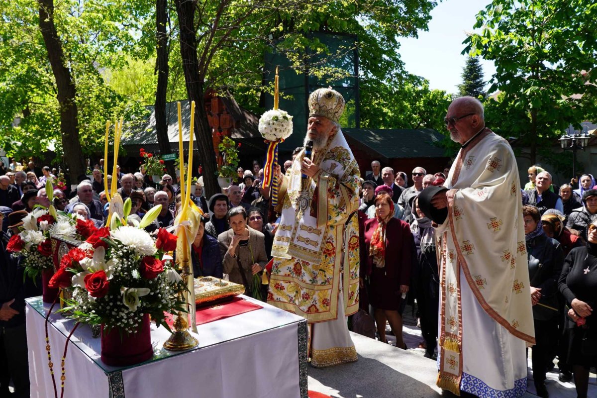 Înnoirea bisericii gălățene închinate Sfântului Ierarh Atanasie Patelarie 252938