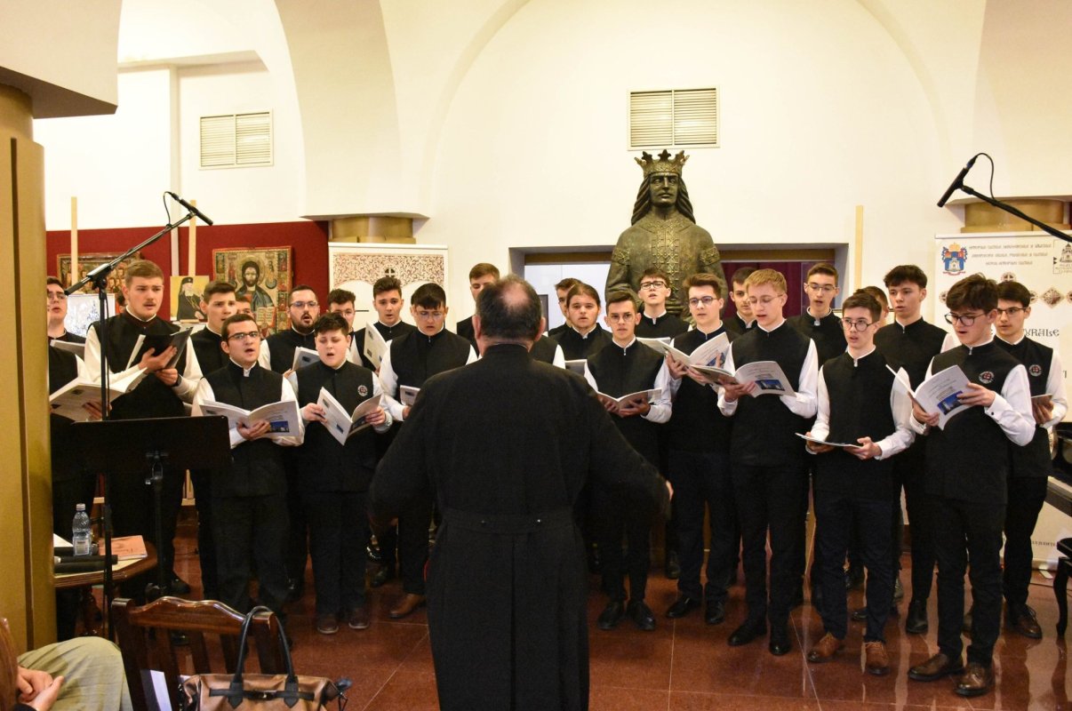 Prima ediție a Simpozionului național „Bartolomeu Valeriu Anania - Vocea din agora cetății” 252935