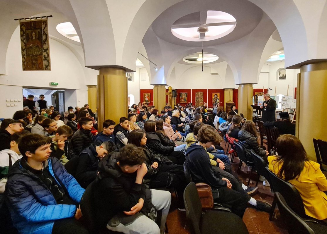 Prima ediție a Simpozionului național „Bartolomeu Valeriu Anania - Vocea din agora cetății” 252936