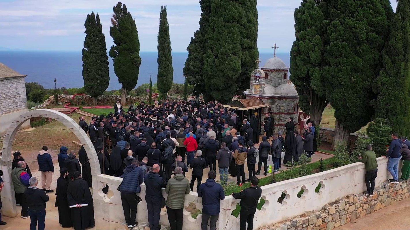 Aflarea cinstitelor moaște ale Cuviosului Petroniu Tănase 252964