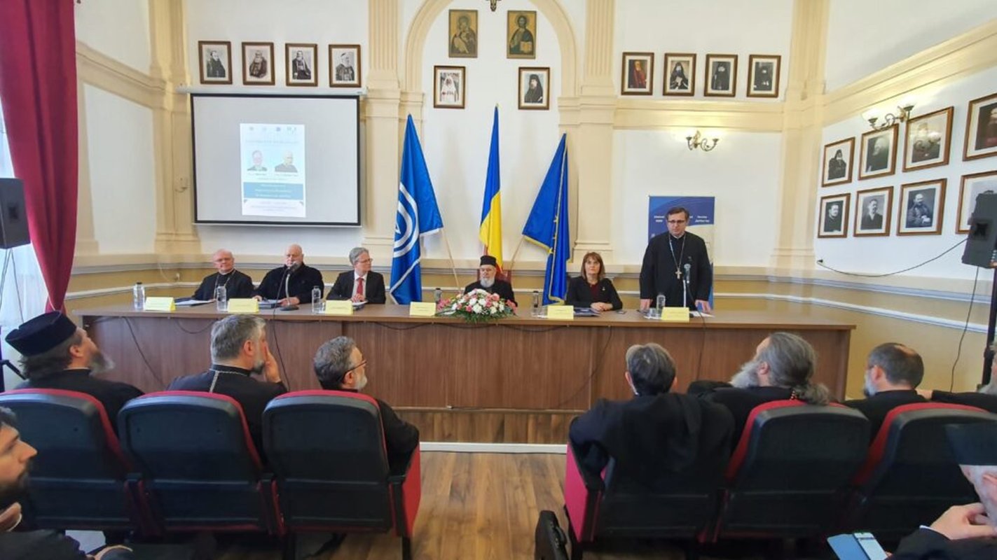 Conferinţă despre dialogul teologic creștin la Arad 253066