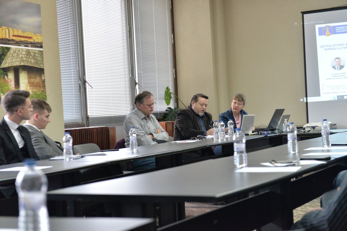 Masă rotundă despre înțelegerea fenomenelor sociale contemporane 253070