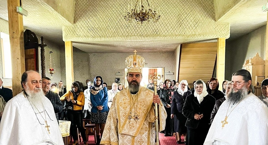 Hram la Schitul Bălata, județul Hunedoara 253114