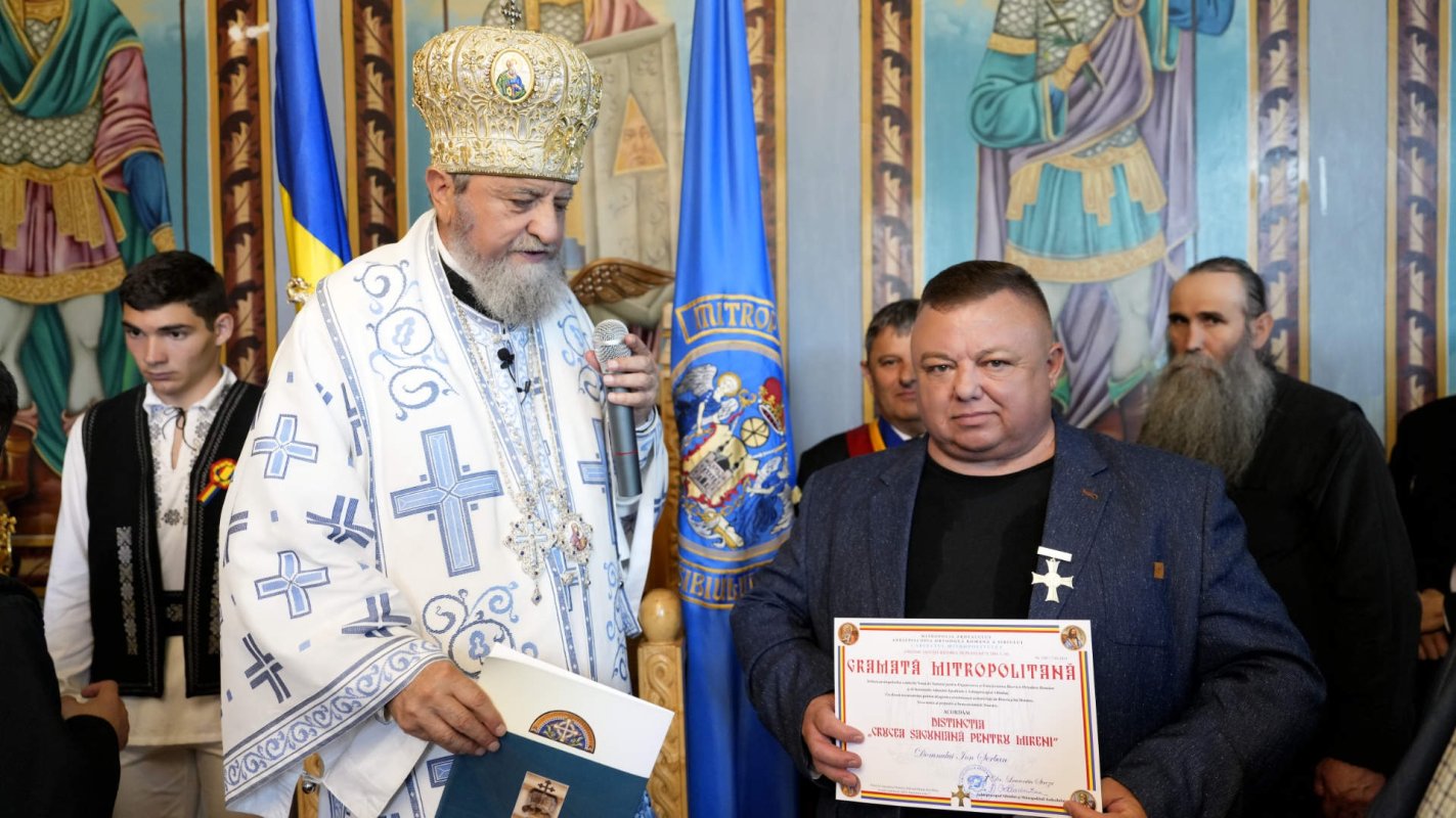 Binecuvântare arhierească la biserica din Viscri, judeţul Braşov 253350