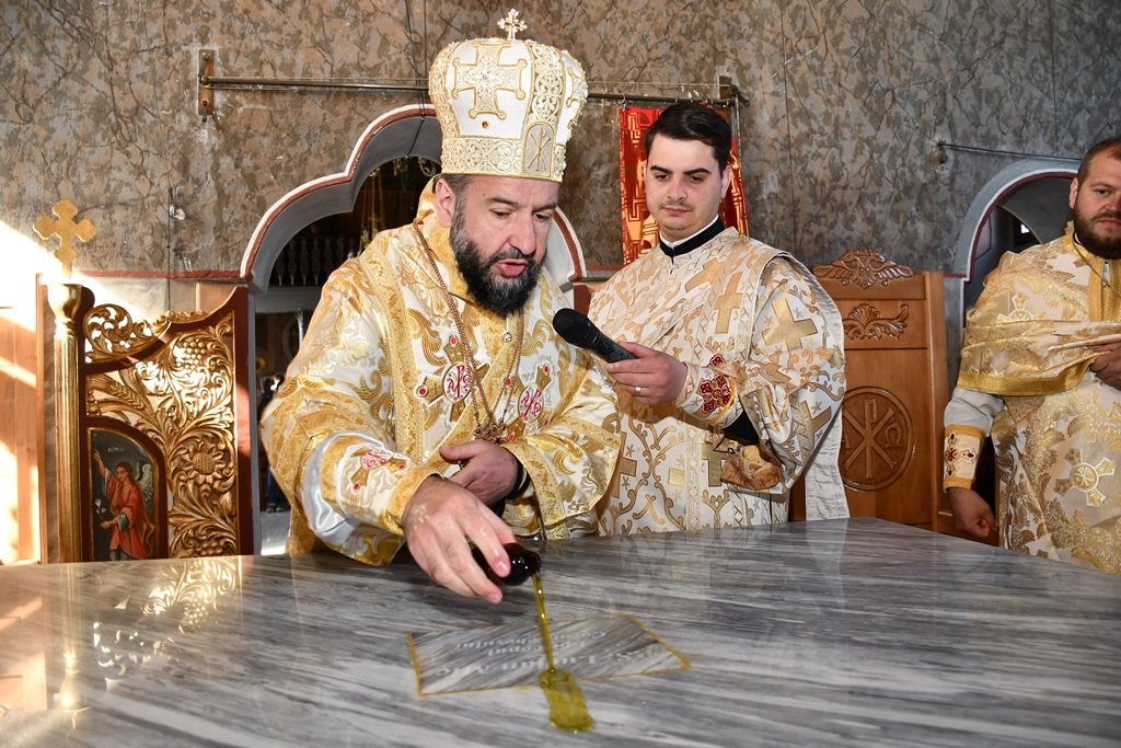 Sfințire de biserică și conferințe preoțești în Eparhia Banatului Montan 253458