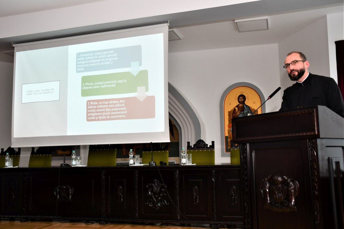 Sfințire de biserică și conferințe preoțești în Eparhia Banatului Montan 253460