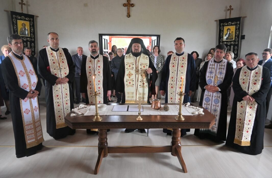 Binecuvântarea capelei mortuare din Parohia Motiș, Episcopia Sălajului 253506