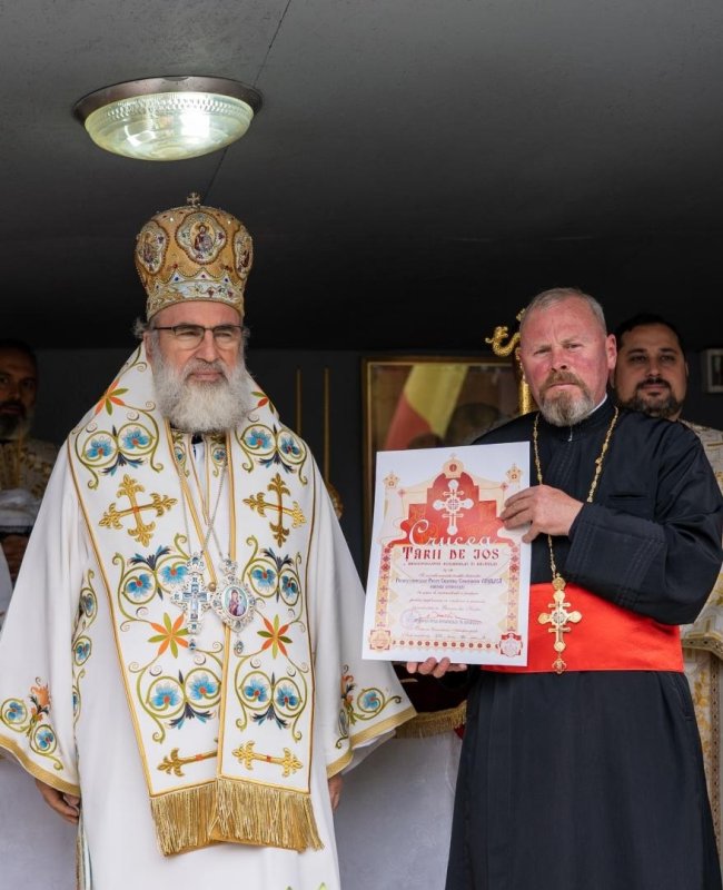 Sfințire de biserică în localitatea nemțeană Sofrăcești 253538